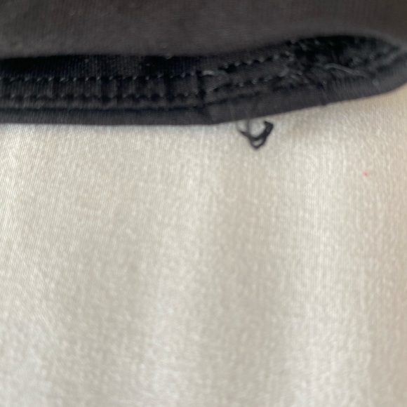 Lulu lemon black sports bra - Picture 2 of 4